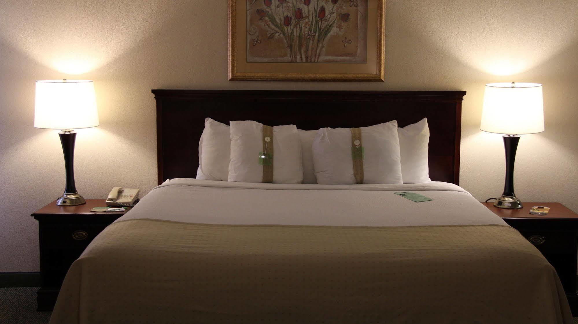 Holiday Inn Huntsville - Research Park By Ihg Exteriör bild